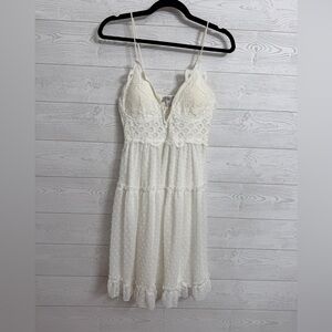 Justify Women’s White Lace & Chiffon Midi Dress. Size M